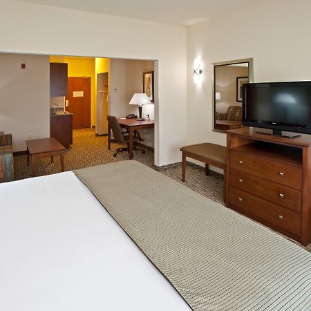 Holiday Inn Express & Suites Ripley By Ihg Habitación foto