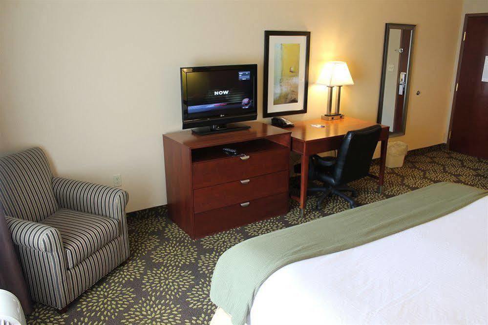 Holiday Inn Express & Suites Ripley By Ihg Exterior foto