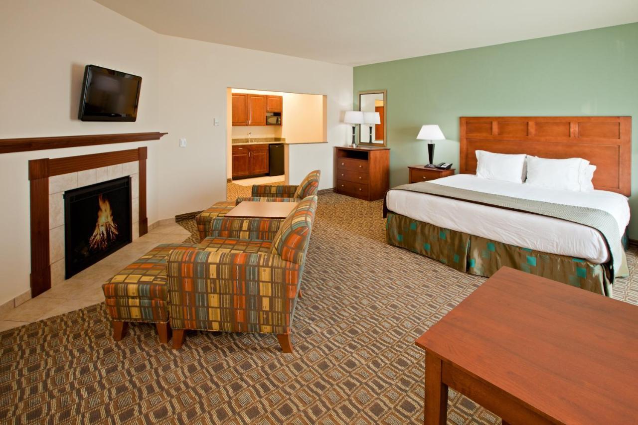 Holiday Inn Express & Suites Ripley By Ihg Exterior foto